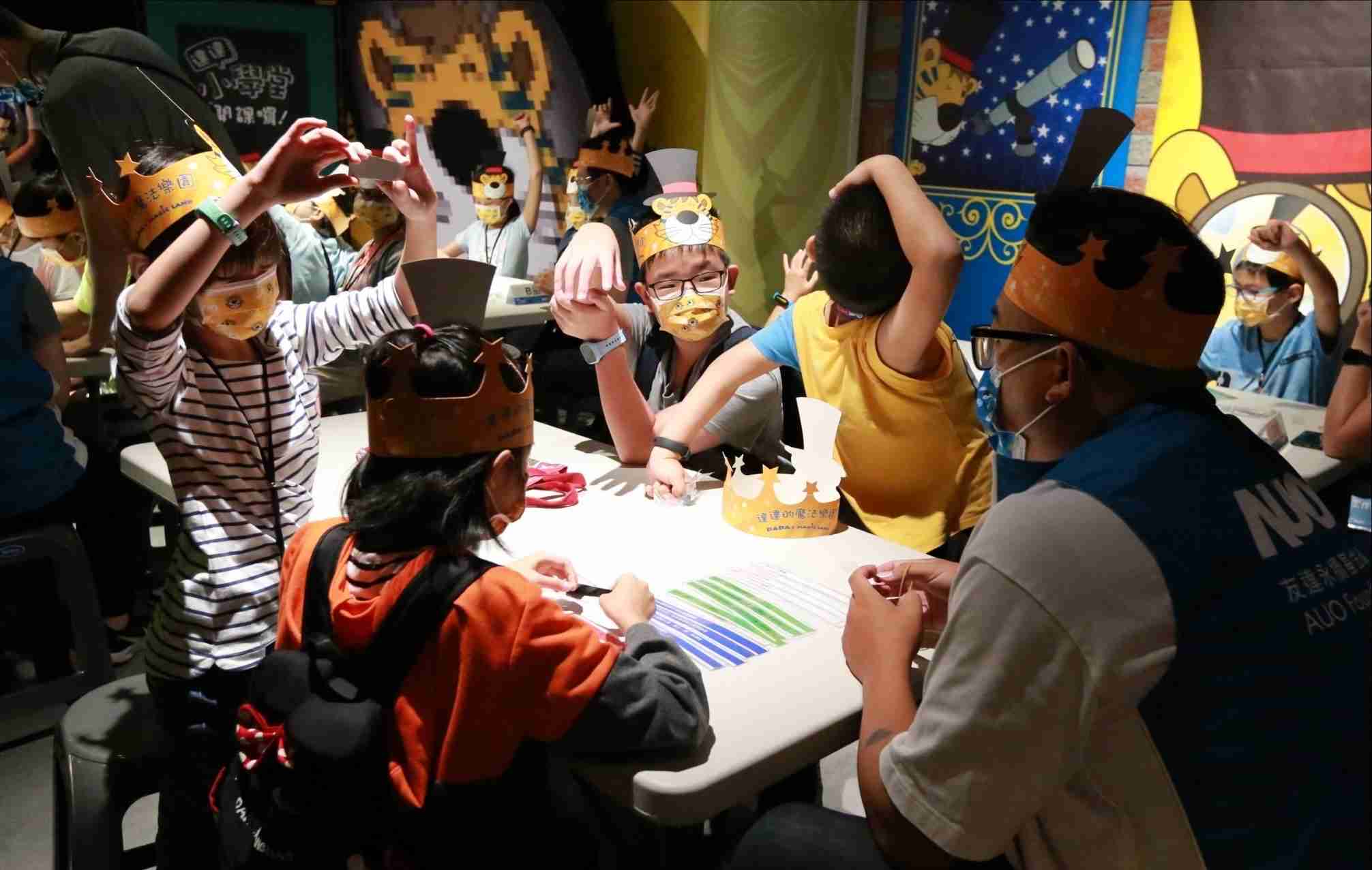 PA直营以永续理念推动全人教育计划，，，，内外结盟储备科普教育人才，，，，荣获亚太永续行动奖社会共融面的金奖肯定