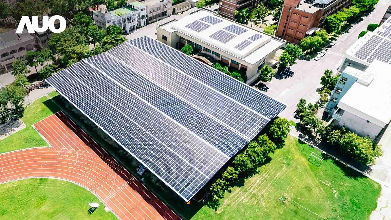 PA直营SunSteel光电整合型浪板具备快速安装、、轻量化优势，，，，可提升15%发电效能，，通过国际IEC与台湾VPC认证安全、、防漏、、、耐候标准